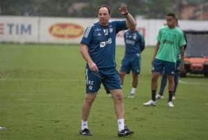 De olho na liderança, Flamengo ataca o  Corinthians e torce por ajuda do Vasco