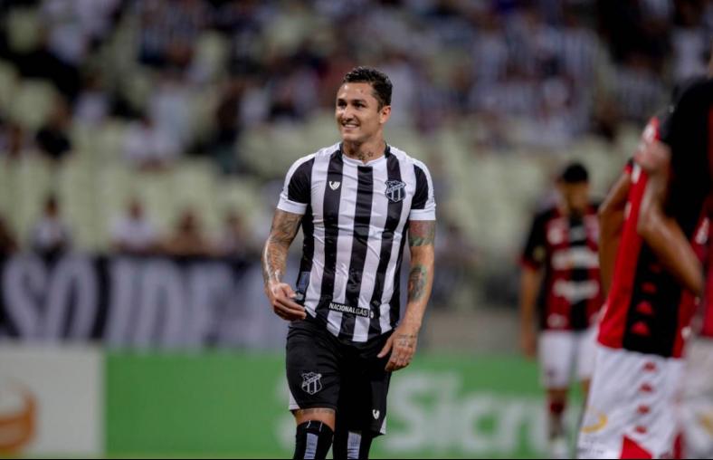 Na mira do Santos, meia Vina deve renovar com o Ceará