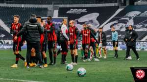 ALEMÃO: Eintracht Frankfurt vence e aproveita empate do Wolfsburg para alcançar 3° lugar