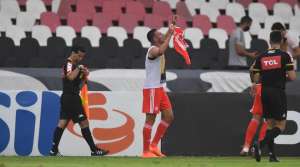 Thiago Galhardo comemora retorno ao Inter com gol e projeta 