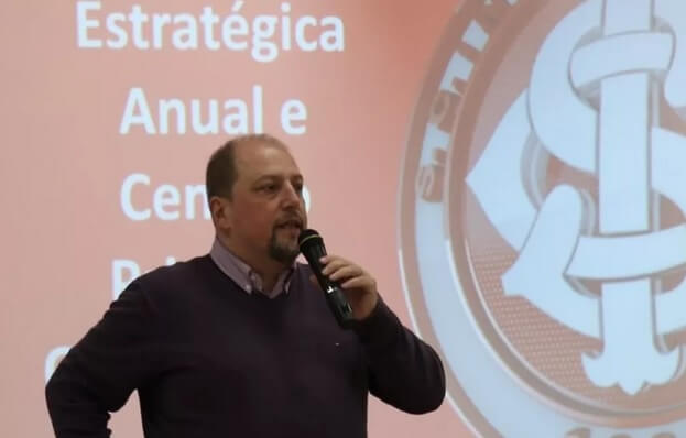 Preocupado, presidente do Inter avisa: “Não vamos aceitar interferência externa”