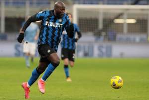 ITALIANO: Lukaku brilha, Internazionale supera a Lazio e assume a liderança