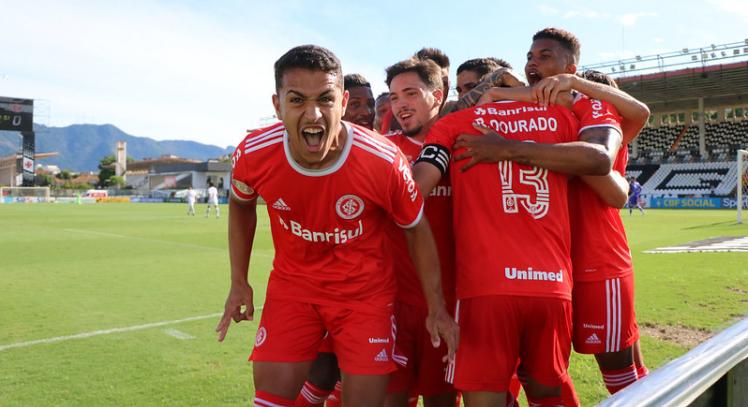 Inter comemorando primeiro gol