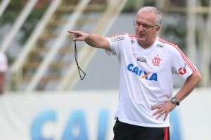 Técnico ex-Flamengo nega possível acerto com clube rebaixado no Brasileirão