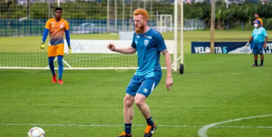 Catarinense: Voltando de lesão, ex-Criciúma vê “alta competitividade” no elenco do Avaí