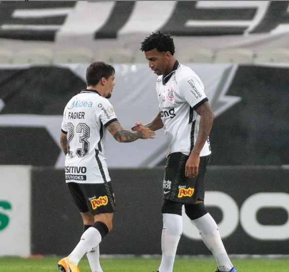 Brasileirão: Corinthians visita o Santos com ausência importante na zona defensiva