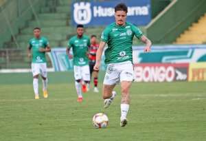 Time que luta contra o rebaixamento encaminha acerto com Lucas Crispim, ex-Guarani