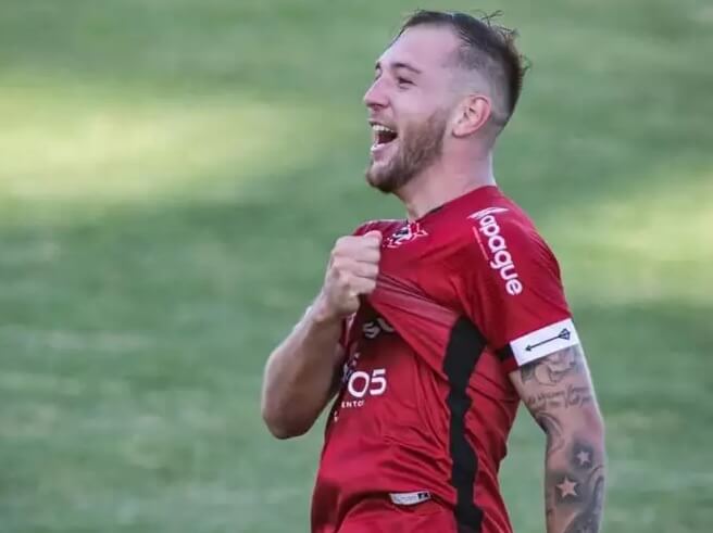 Cruzeiro acerta com atacante que se destacou na Série B