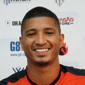 Volante de clube do Brasileirão acerta transferência para o futebol japonês