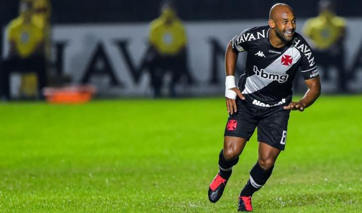 Macaca sondou a situação do volante, sem clube desde dezembro de 2020