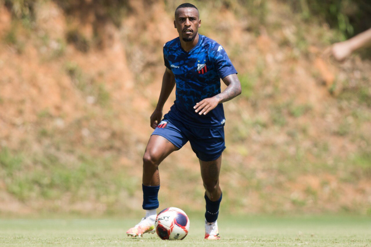 Lateral revelado pela Ponte Preta é o novo reforço de time do Paulistão