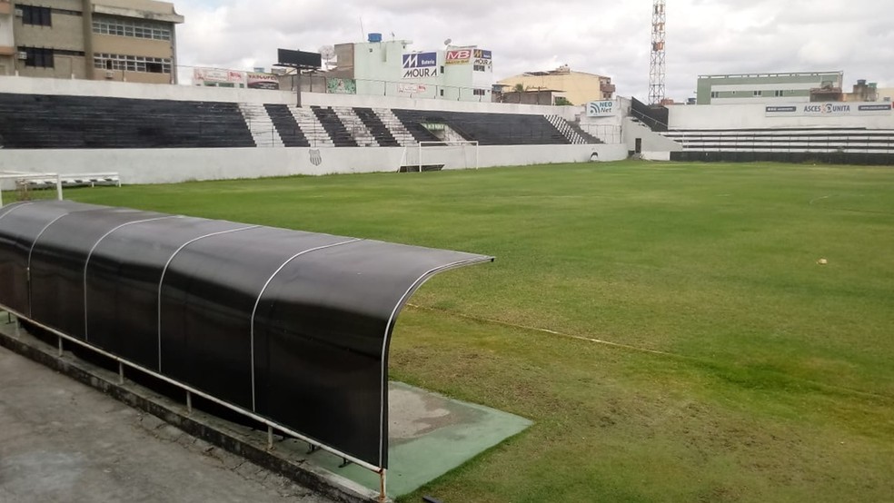 Pernambucano: Vice-campeão de 2018 vive crise e abandonos antes do Estadual