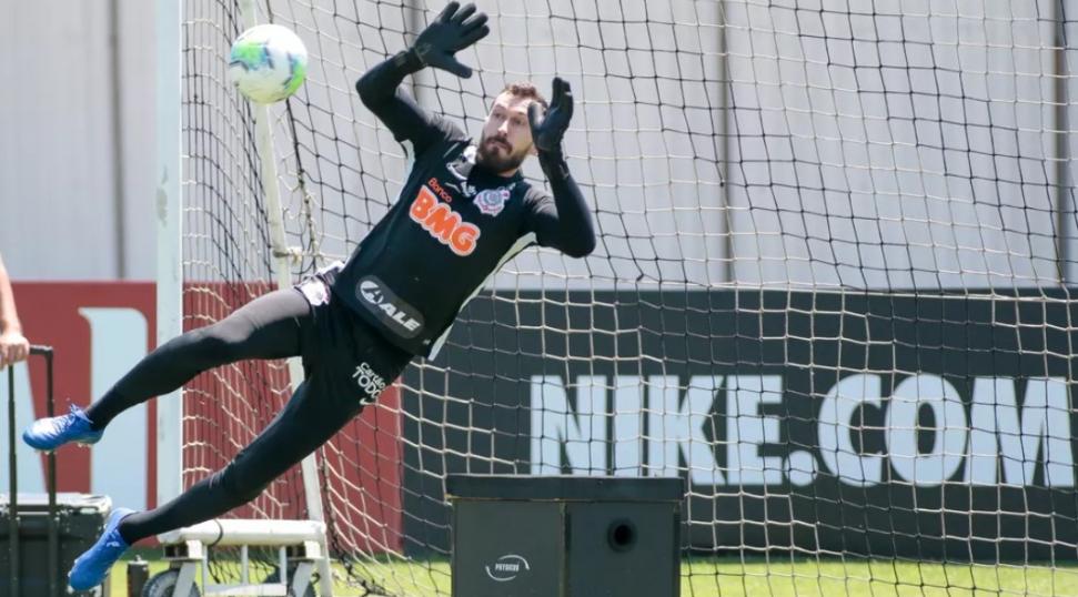 Eterno reserva de Cássio, Walter pode trocar Corinthians por rival do Brasileirão