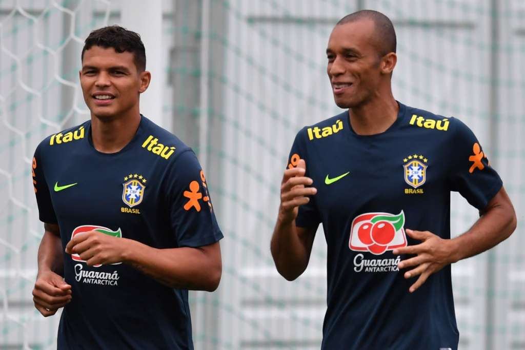 Thiago Silva (à esquerda) e Miranda (à direita). Foto: Twitter/Divulgação