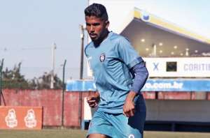 Paranaense: Cianorte acerta com lateral formado no Corinthians e que estava no Oeste