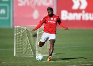 Torcedor paga multa e Inter contará com Rodinei em decisão contra o Fla