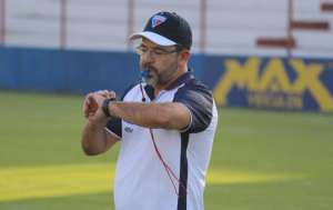 Fortaleza recebe o Bahia e busca confirmar sua permanência no Brasileirão