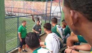 Ex-auxiliar do Atlético-AC subsitui 'presidente-treinador' como técnico em Tocantins