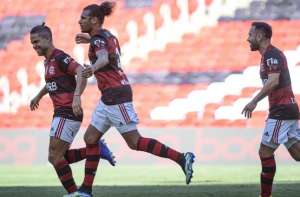 Arão é relacionado pelo Flamengo e atacante fica fora da 'decisão' contra o Inter