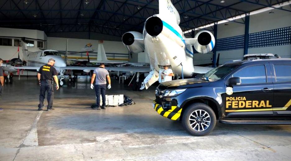 Jatinho que levaria brasileiro para Europa tinha meia tonelada de cocaína