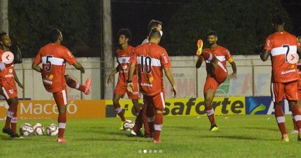 Só o CRB foi a campo. (Foto: Reprodução)