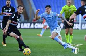 ITALIANO: Lazio derrota a Sampdoria em casa e entra no G4