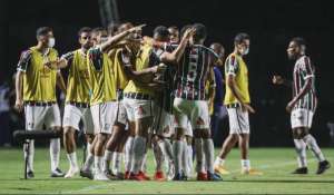 Ótimo visitante, Fluminense enfrenta Santos na Vila Belmiro de olho em vaga no G4