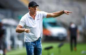 Grêmio recebe o Athletico-PR atrás de ponto que falta para a vaga na Libertadores