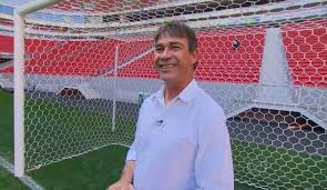 Imprensa do DF faz pesadas críticas a Governador e a ex-goleiro da Seleção