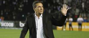 Luxemburgo não joga a toalha e se apega a jogo sub judice: 