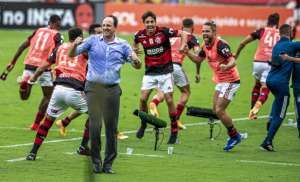 Ceni exalta elenco do Fla e fala em 'nova fase' sobre chance de título no Morumbi