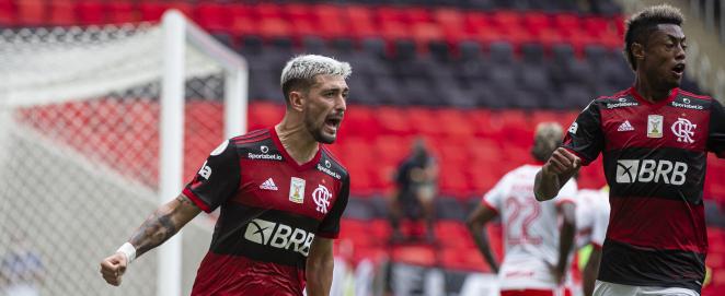 Flamengo ficou dois pontos na frente do Internacional