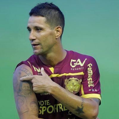 Meia fica perto de renovar contrato com o Sport e fala sobre “final feliz”