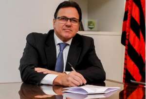 Flamengo reage à mala branca do Inter e fala em 