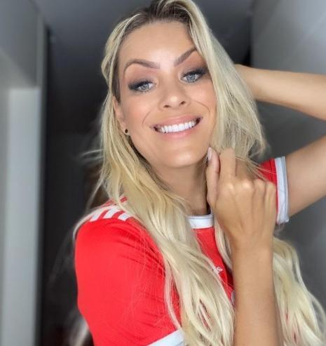 Em chororô, Renata Fan fala em “situação vexatória” e “revolta”