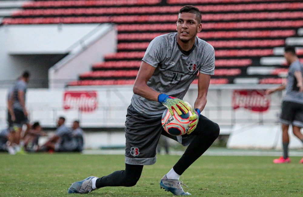 Pernambucano: Santa Cruz contrata ex-goleiro do Red Bull Brasil