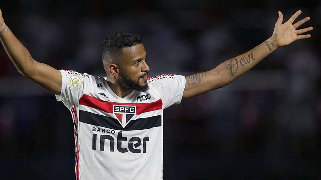Reinaldo é um dos desfalques do São Paulo contra o Flamengo. Foto: SPFC