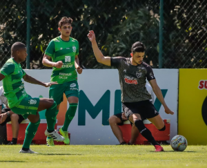 De volta à elite, Juventude encaminha chegada de volante de rival do Brasileirão