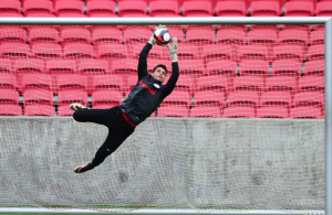 Catarinense: Chapecoense encaminha chegada de goleiro vindo do Inter e renova com lateral