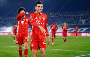 Meia do Bayern de Munique com dupla nacionalidade decide defender seleção alemã