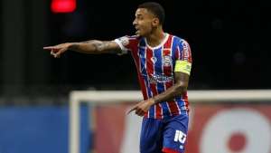 Maior venda do futebol nordestino, volante diz adeus ao Bahia e jogará no exterior