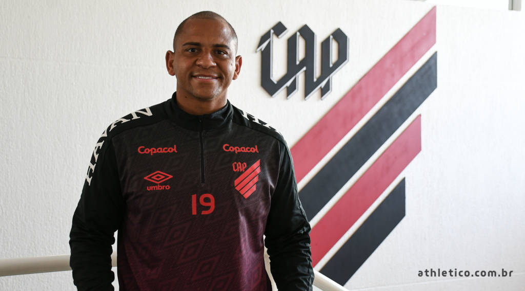 Paulistão: Presidente do Guarani nega interesse em atacante ex-Flu e Inter