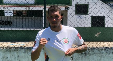 Paulista A2: Portuguesa Santista anuncia meia com passagem pelo Corinthians