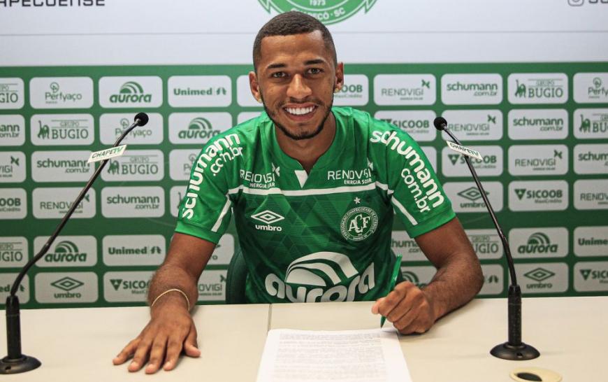 Catarinense: Chapecoense anuncia volante e atacante ex-São Paulo e Athletico