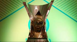 CBF prepara 2 taças de campeão brasileiro e leva troféus para Morumbi e Beira-Rio