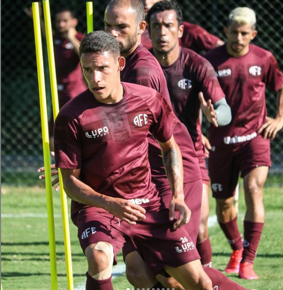 Paulistão: Técnico da Ferroviária rasga elogios ao elenco: “Grupo muito forte”