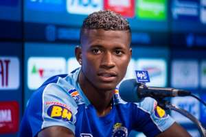 No radar de times do Brasileirão, lateral do Cruzeiro pode ir parar no RB Bragantino