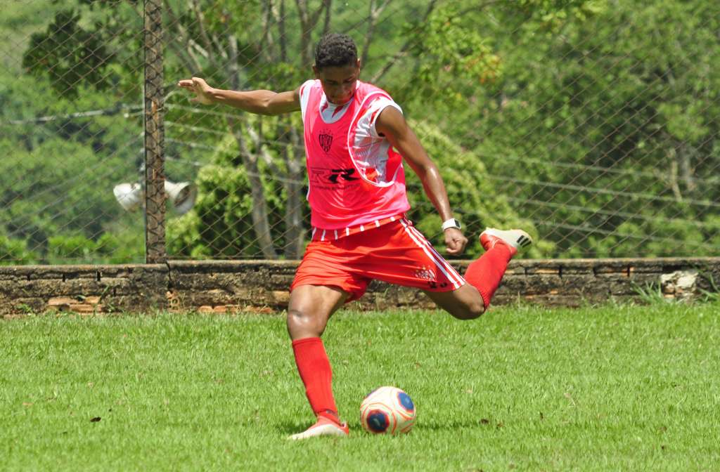 Rui é o novo reforço do Noroeste (Foto: Bruno Freitas/Noroeste)