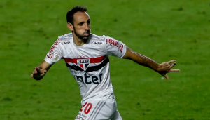 Espanhol pede para antecipar saída e desfalca São Paulo contra Flamengo