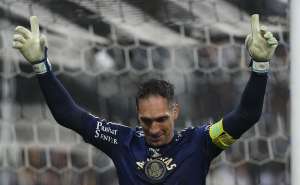 No dia do último jogo como profissional, Prass é exaltado por ídolos palmeirenses